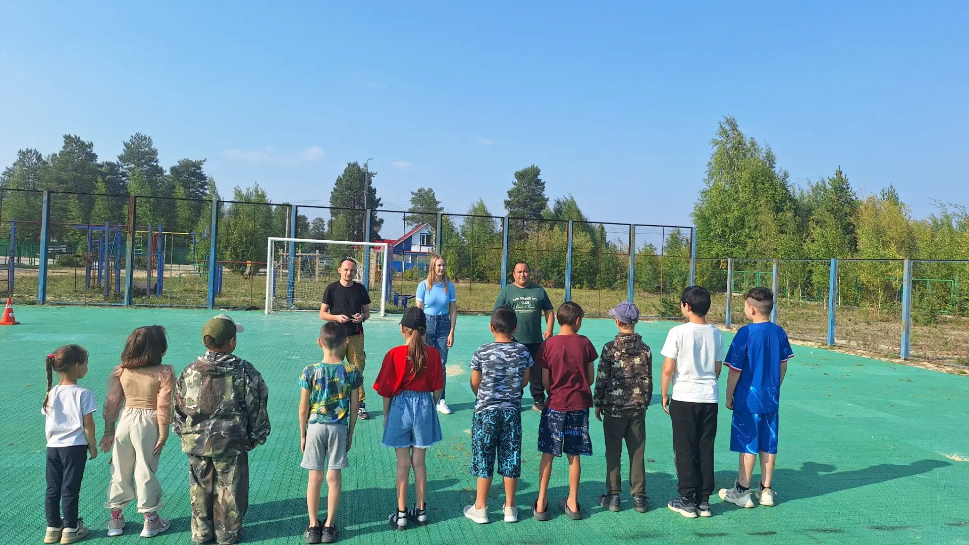 В продолжении каникулярной школы «Лидер» ребята прошли военно-спортивный квест «Зарница...