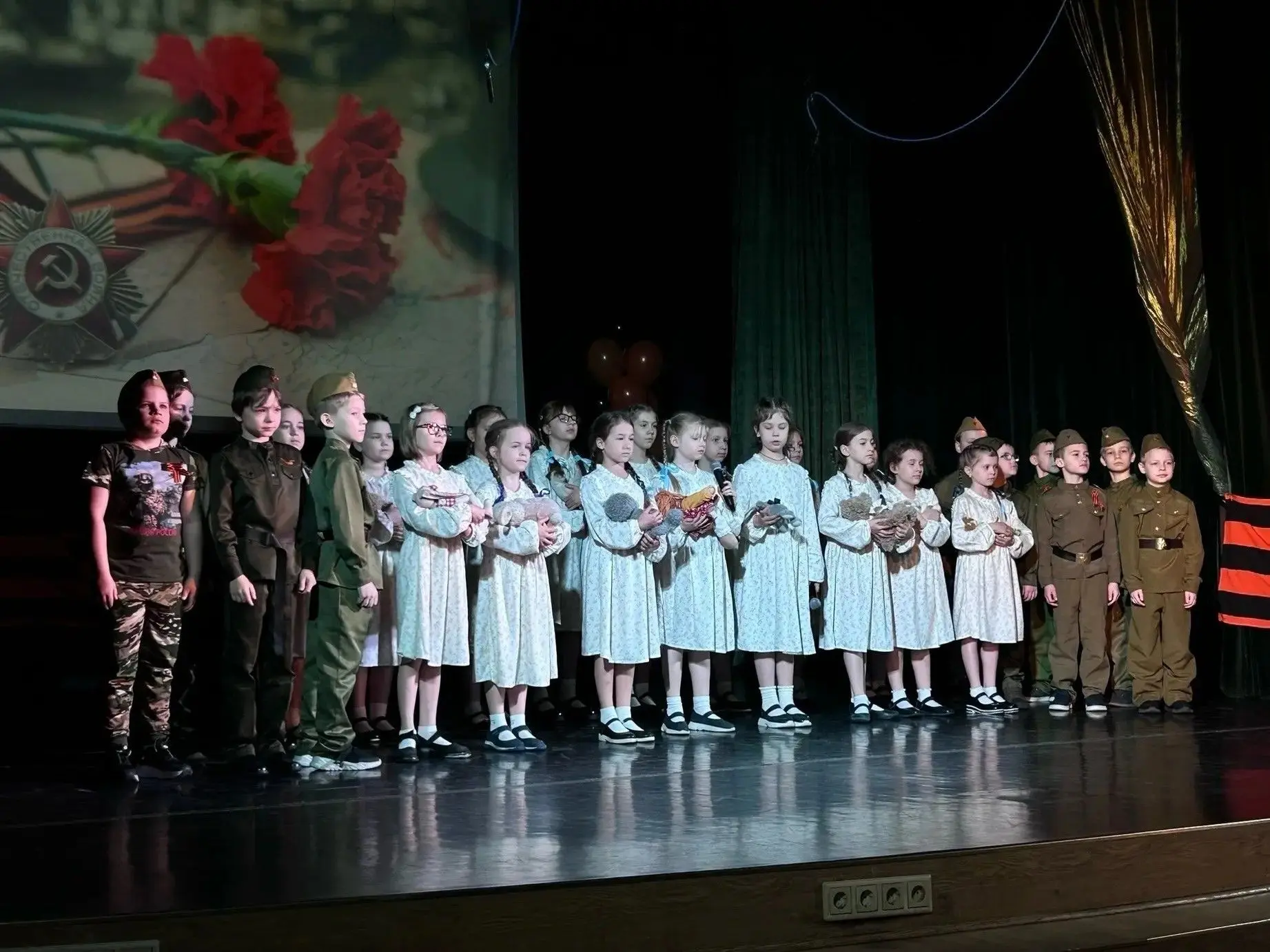 🎖️ Память в песнях и стихах: наши второклассники — победители Всероссийского конкурса ...