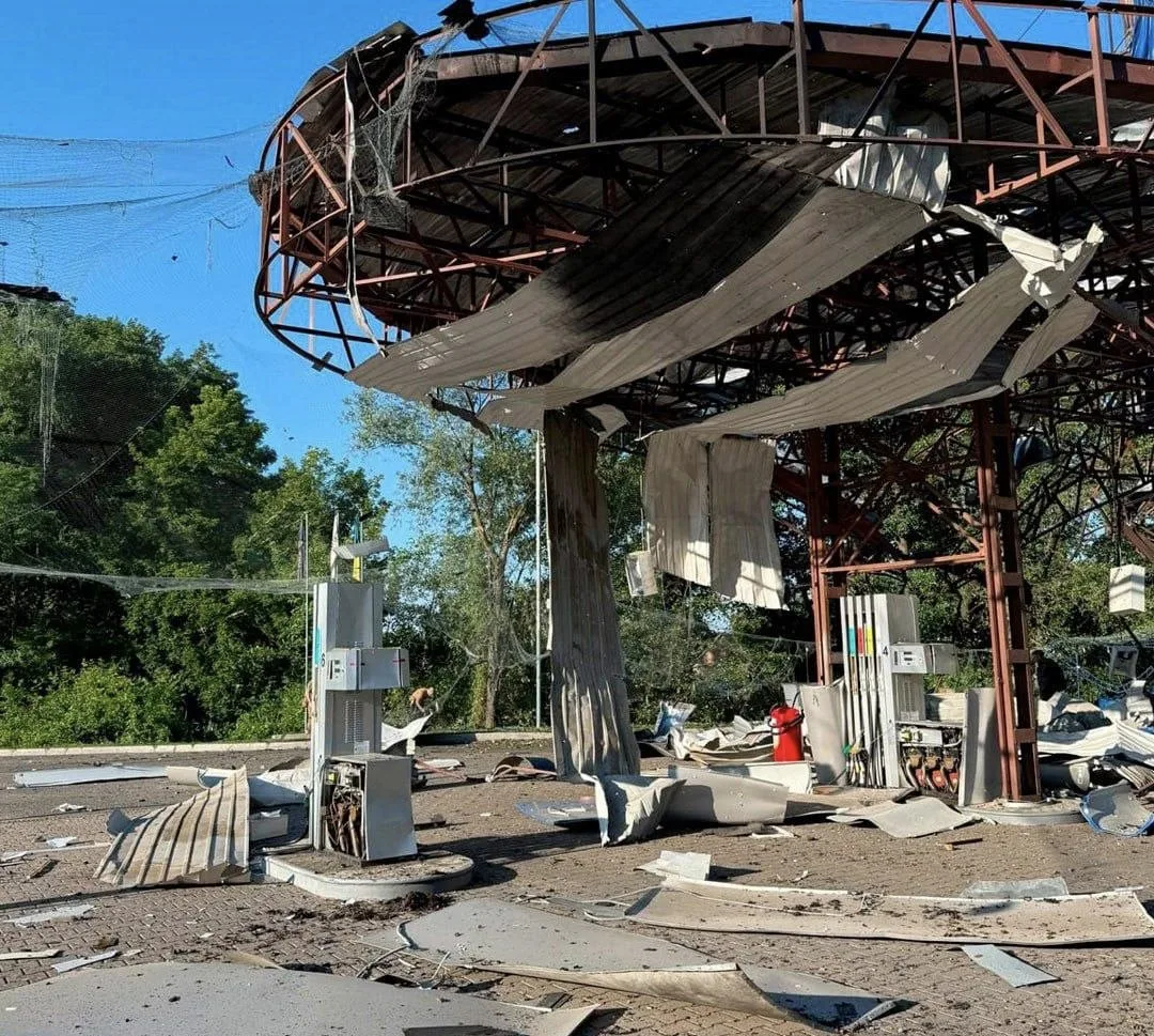 Топливная логистика противника продолжает терять звенья в виде АЗС и бензовозов. Точечн...