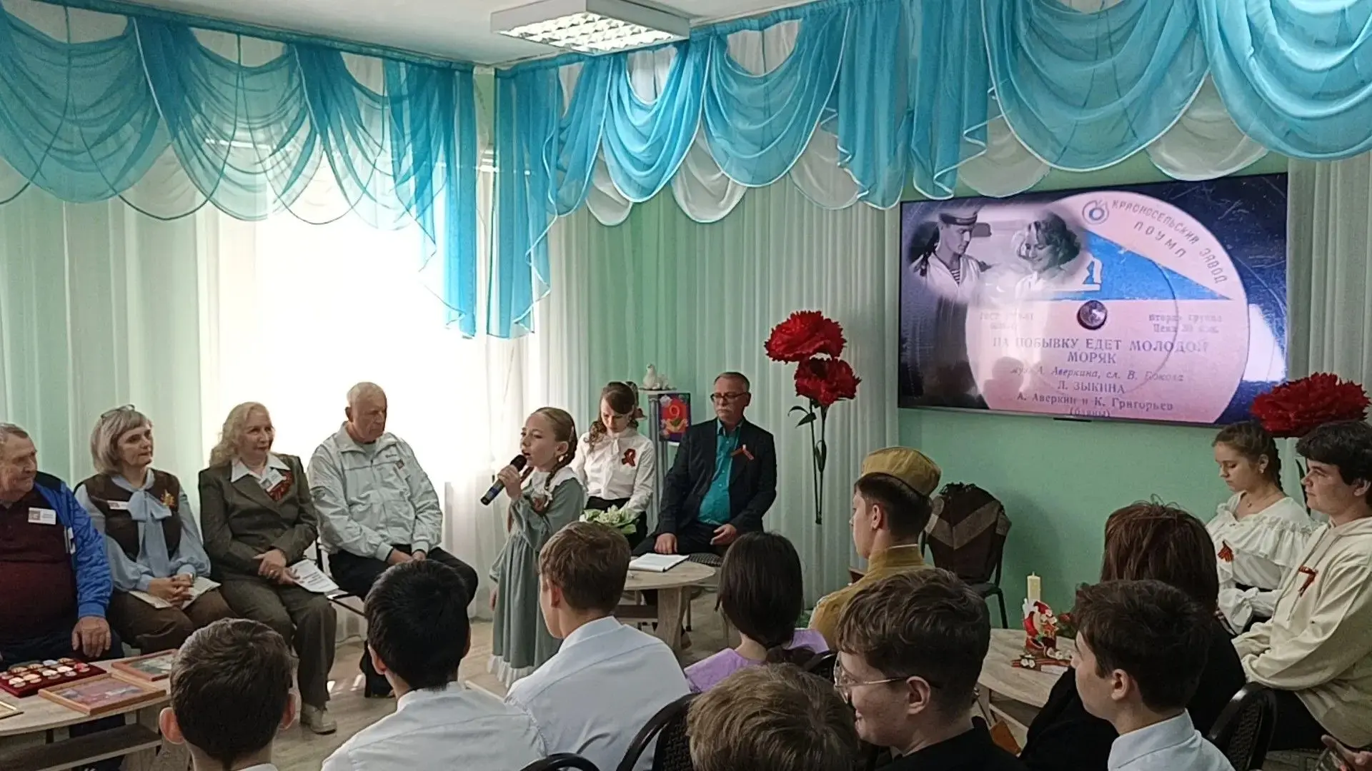 В преддверии Дня Великой Победы прошла трогательная встреча поколений «Журавли нашей памяти». На ней