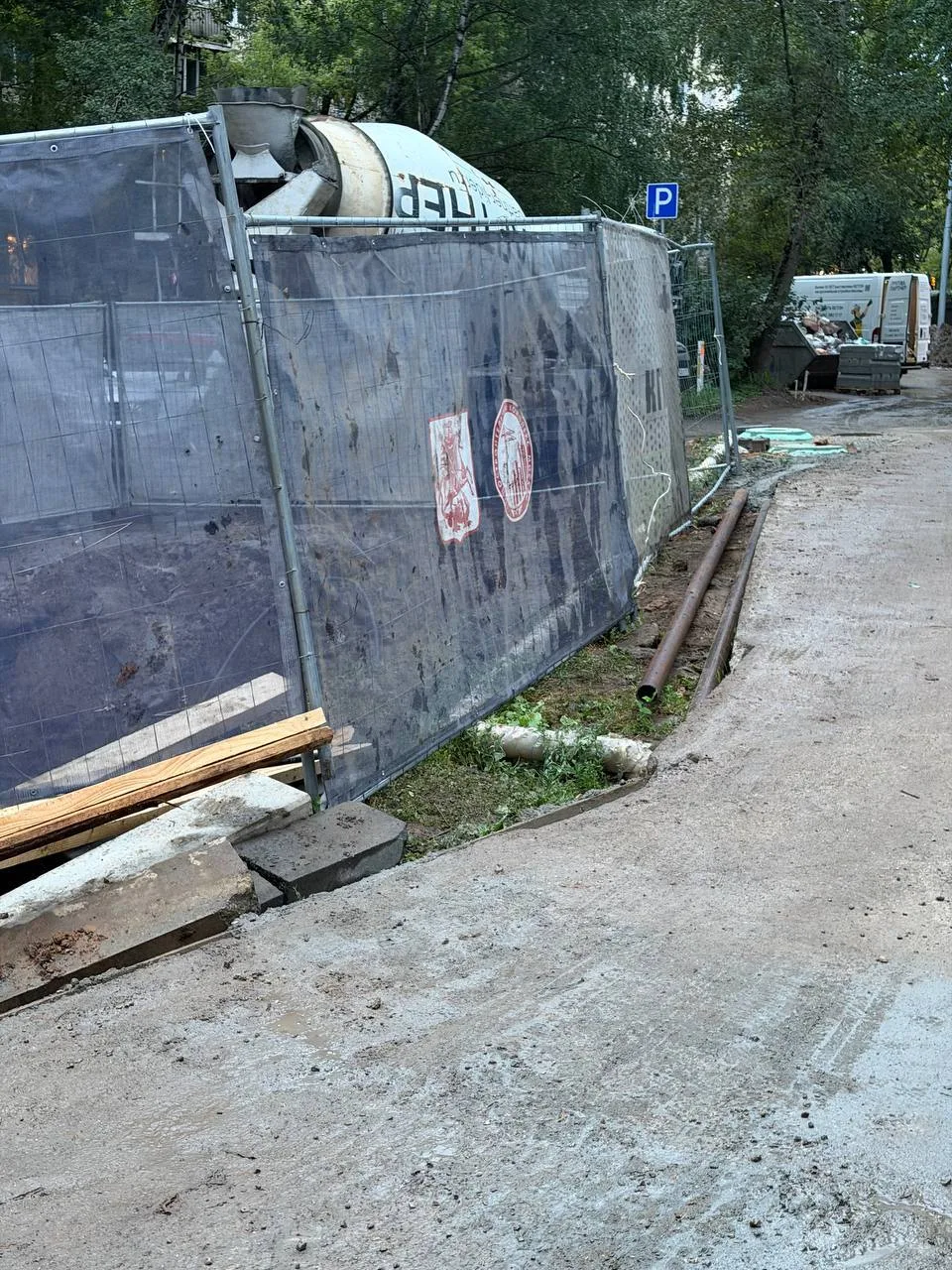 ⚠️ На Лавочкина перекрыли выезды из двора

Житель дома на улице Лавочкина, 6 пожаловался на ситуацию