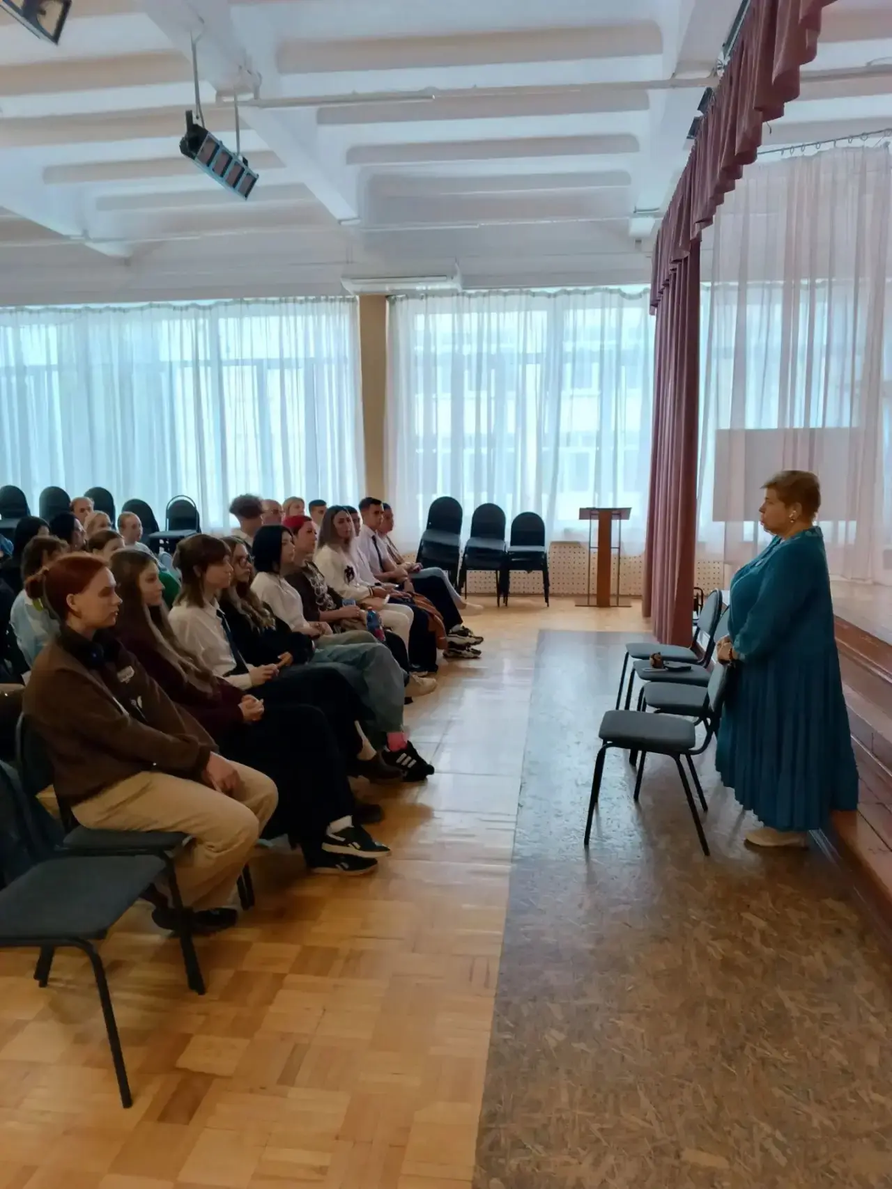 Сегодня прошла встреча между директором МОУ-СОШ имени Маргариты Калининой, Г.И.Сальнико...