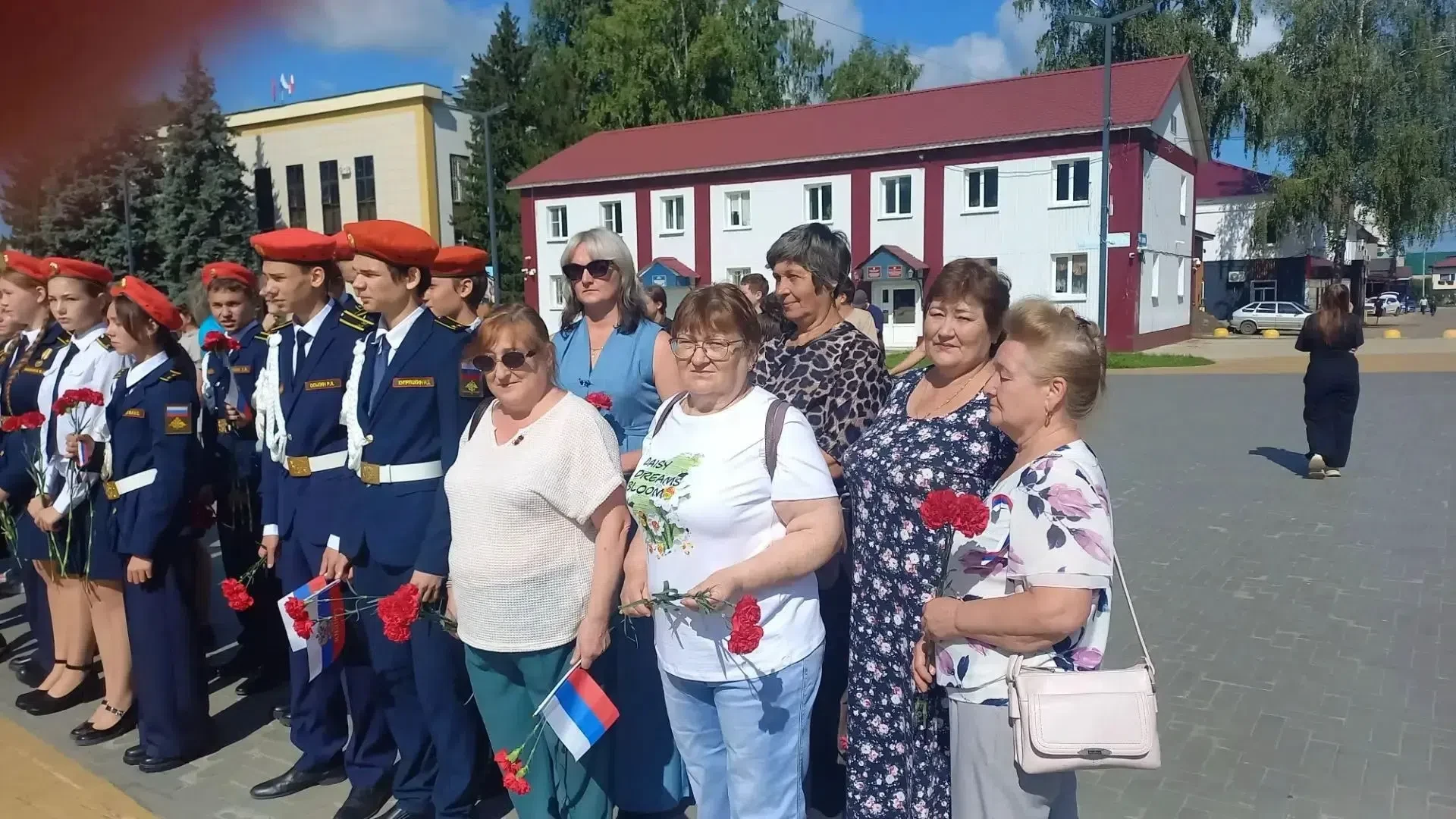 22 августа в честь Дня Государственного флага Российской Федерации на центральной город...