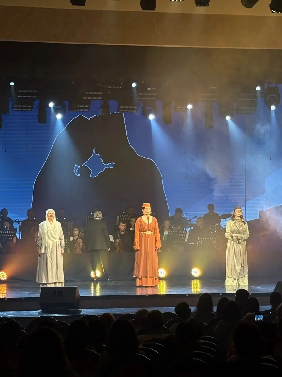 🎶 В Симферополе представили премьеру концертной программы «Акъылымда… Юрегимде… Къаным...