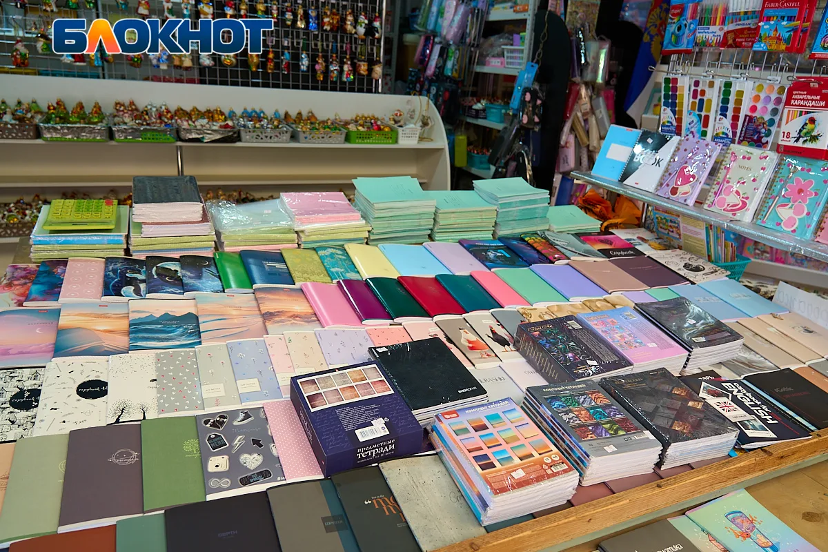 Книжная ярмарка в Чистяковской роще в последние недели лета