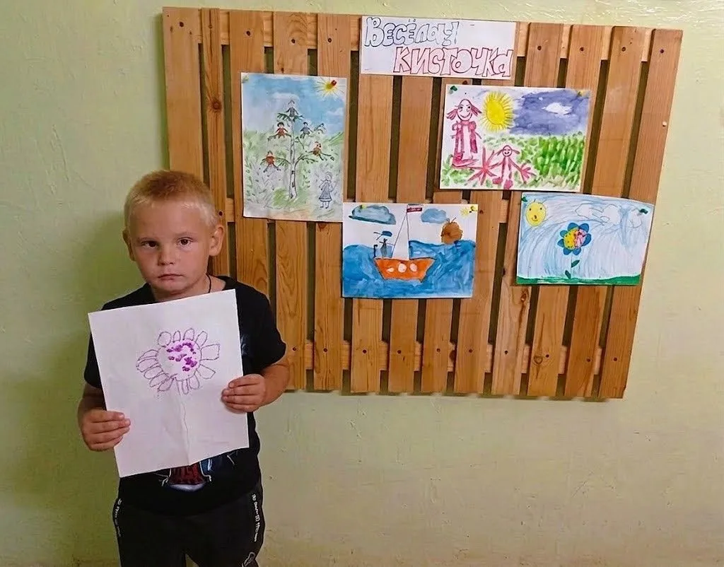 Рисуем лето (0+)

В Полчаниновской сельской библиотеке прошёл яркий и вдохновляющий конкурс рисунков