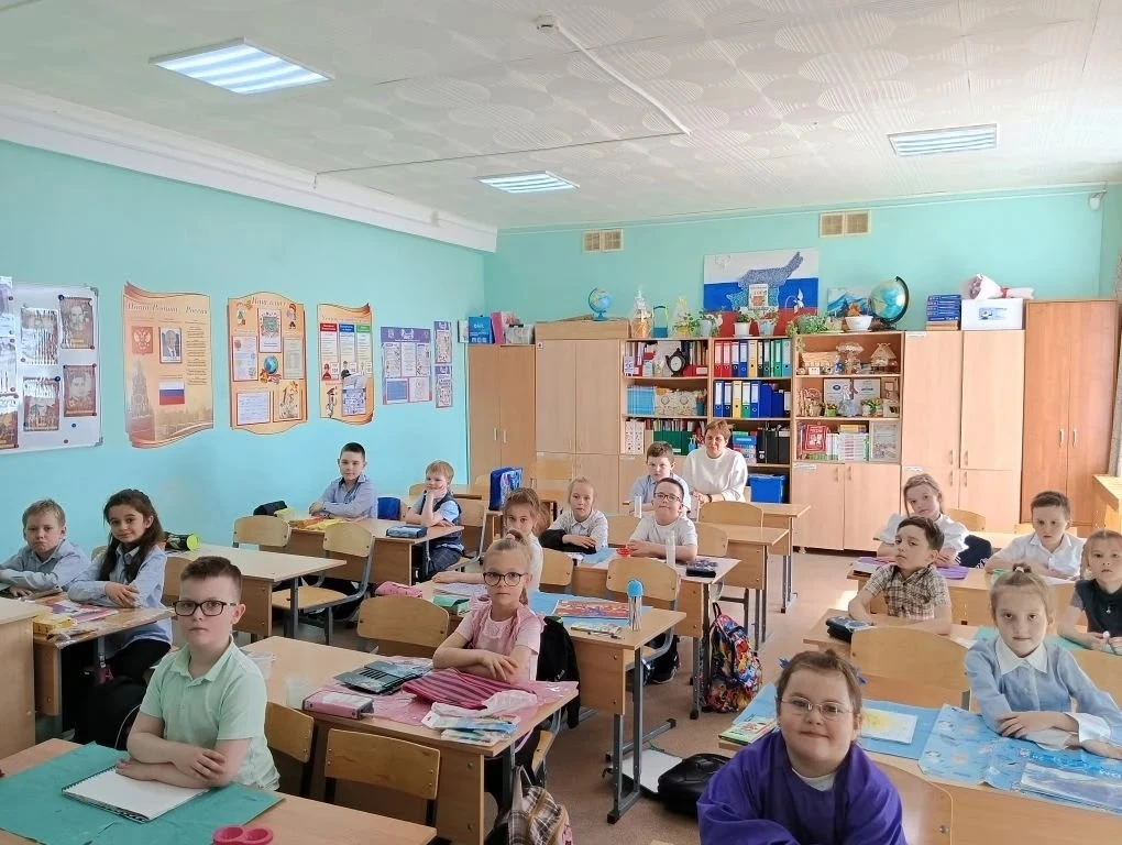 15 мая в нашей школе впервые прошел День открытых дверей, приуроченный к Международному дню семьи.
Р