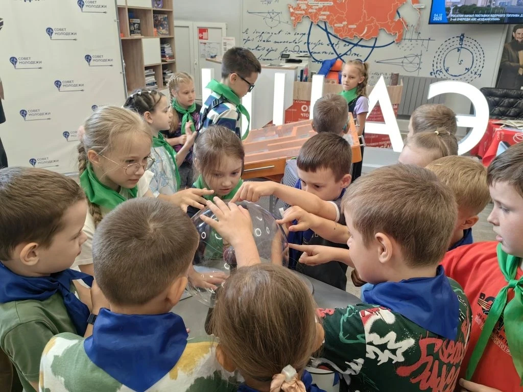 Сегодня у воспитанников пришкольного лагеря "Сказочная страна" был творческий день 🎉
🎨 Ребята из 1