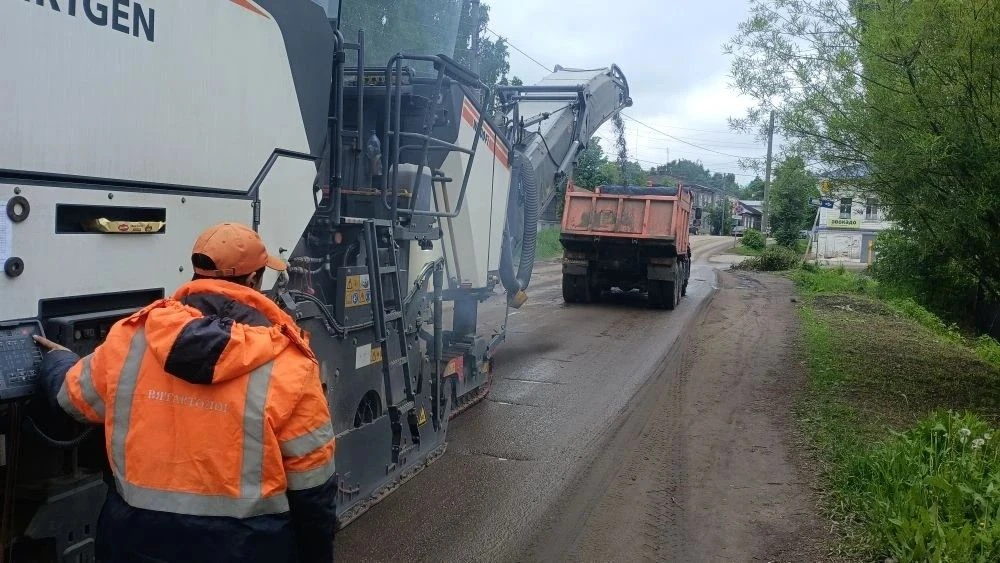 🚜В Нолинске ремонтируют улицу Пригородная в рамках «Дорожного миллиарда»

На улице Пригородная в го