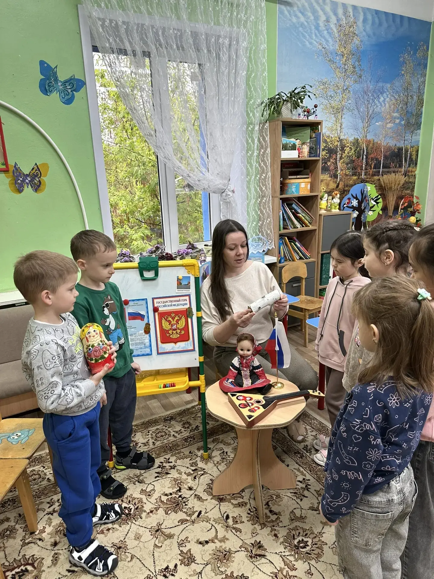 Сегодня в подготовительной группе мы совершили увлекательное путешествие в мир государс...