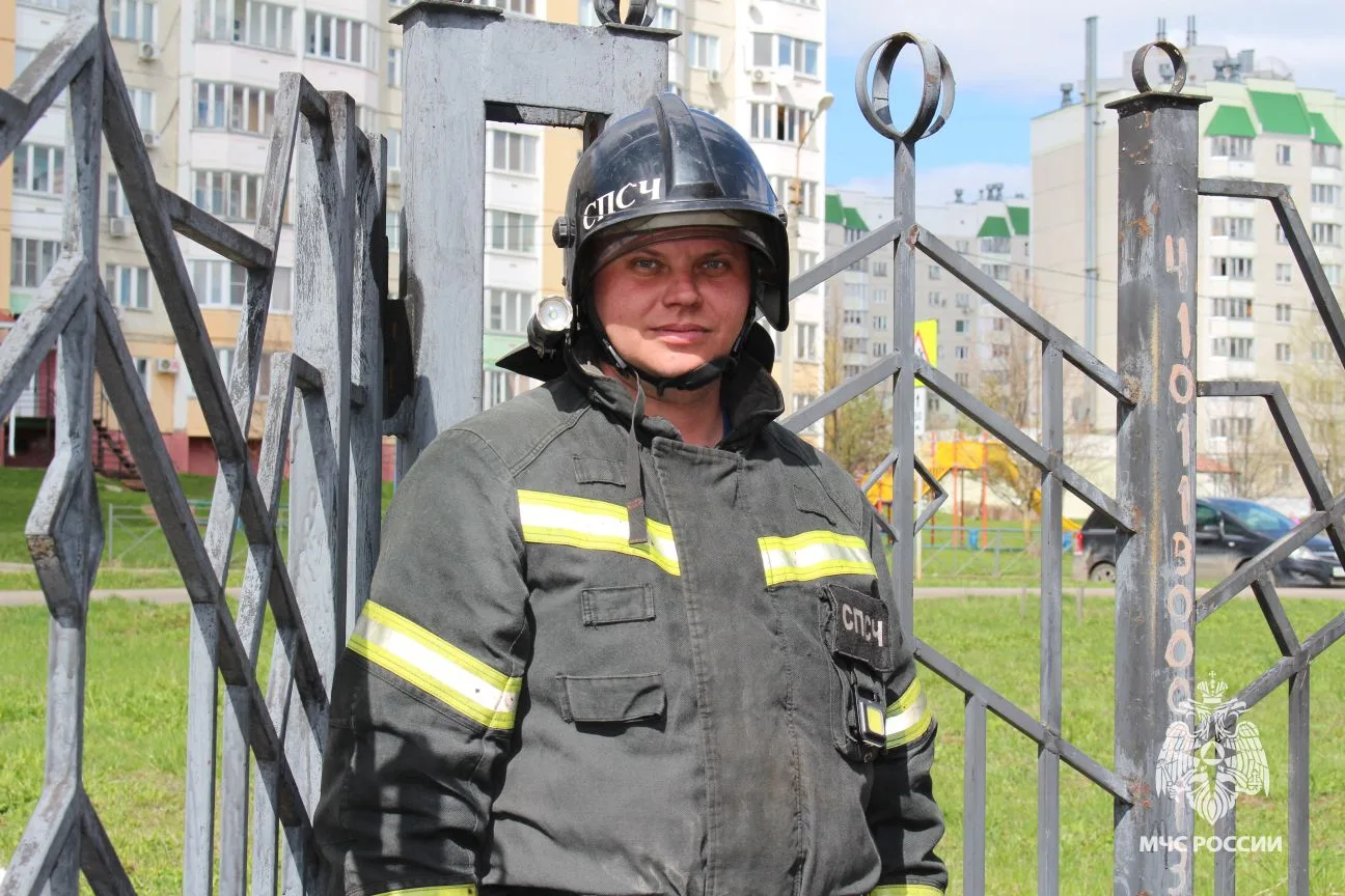☀Доброе утро!  Безопасных будней желает тебе сотрудник МЧС России!  💪 Огнеборцы всегда готовы прийти