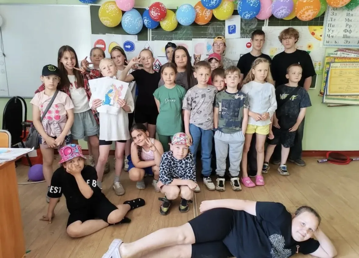 🚦 Безопасность на дороге — в наших рисунках!

В пришкольном лагере СОШ № 9 прошёл увлекательный и о