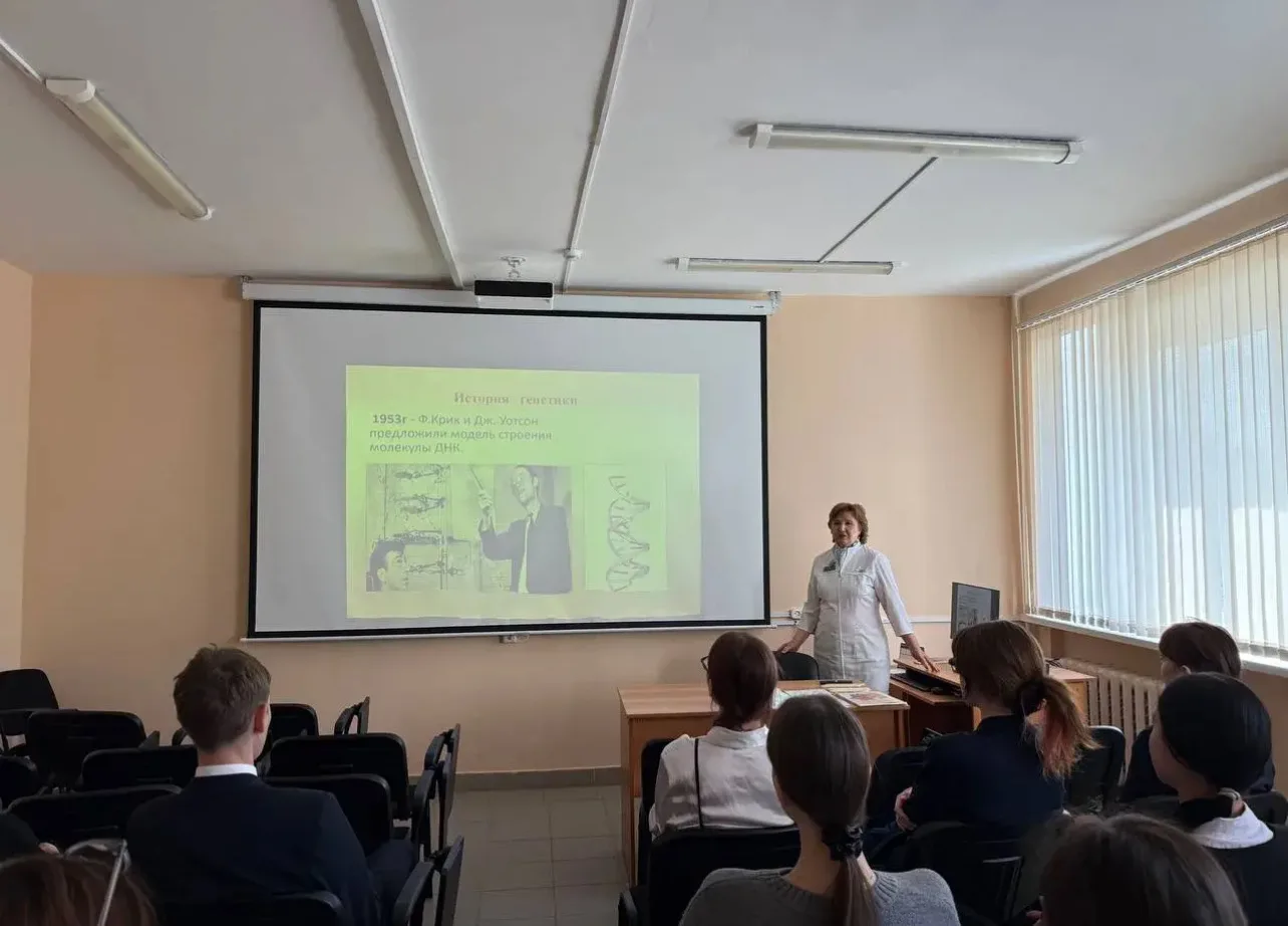 Увлекательное погружение в мир генетики!🧬🧬🧬 Сегодня учащиеся 10 в класса естественно-научного профил