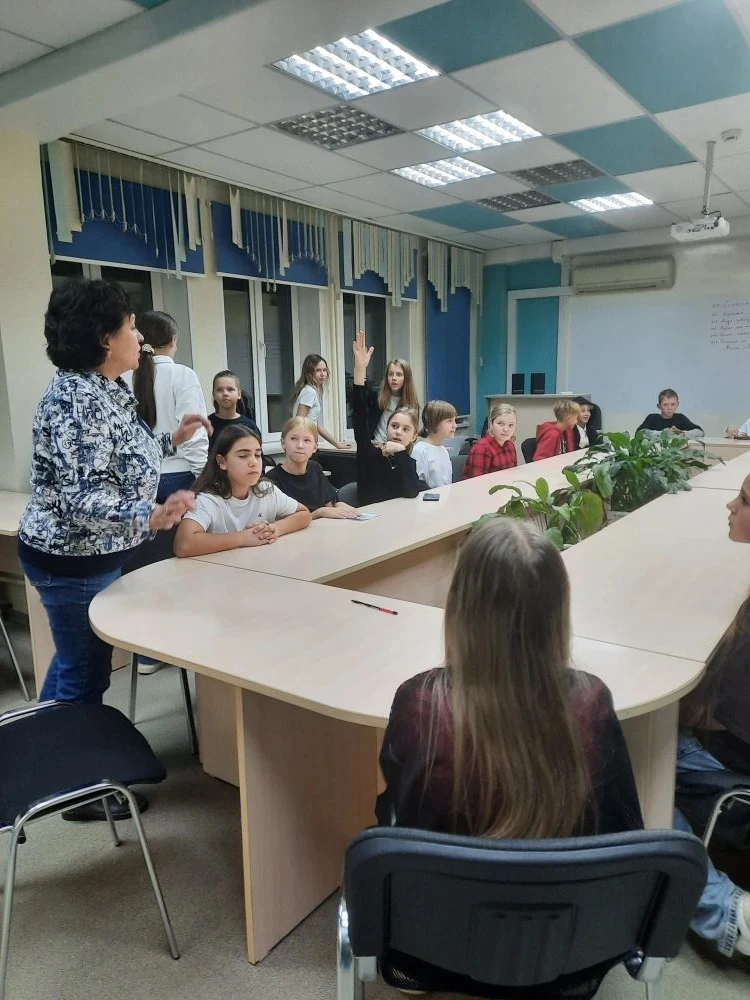 К 65- летию полета в космос Юрия Гагарина в БИЦ " Универс" прошла неделя космоса. В начальной школе 