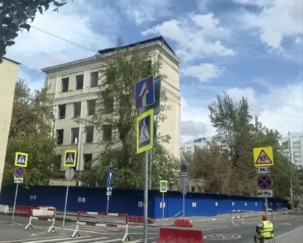 🏗️ В Большом Факельном переулке построят новый корпус школы