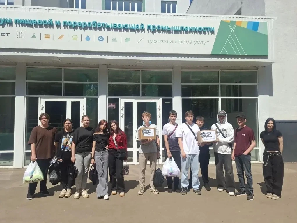 🔥 "Своих не бросаем!" 
Передали гуманитарную помощь для участников специальной военной операции.
 Б