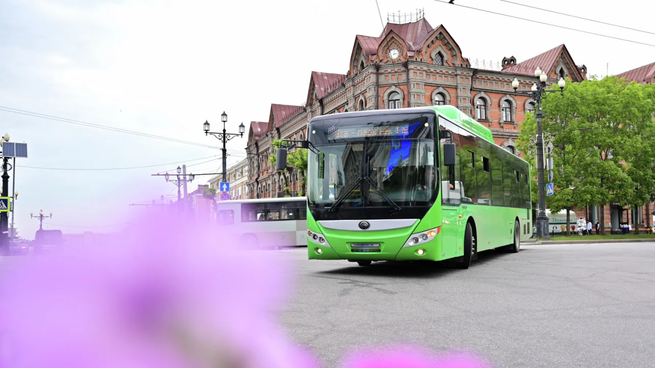 Автобусы крупного хабаровского перевозчика не вышли на линию   Жители Хабаровска уже несколько дней 