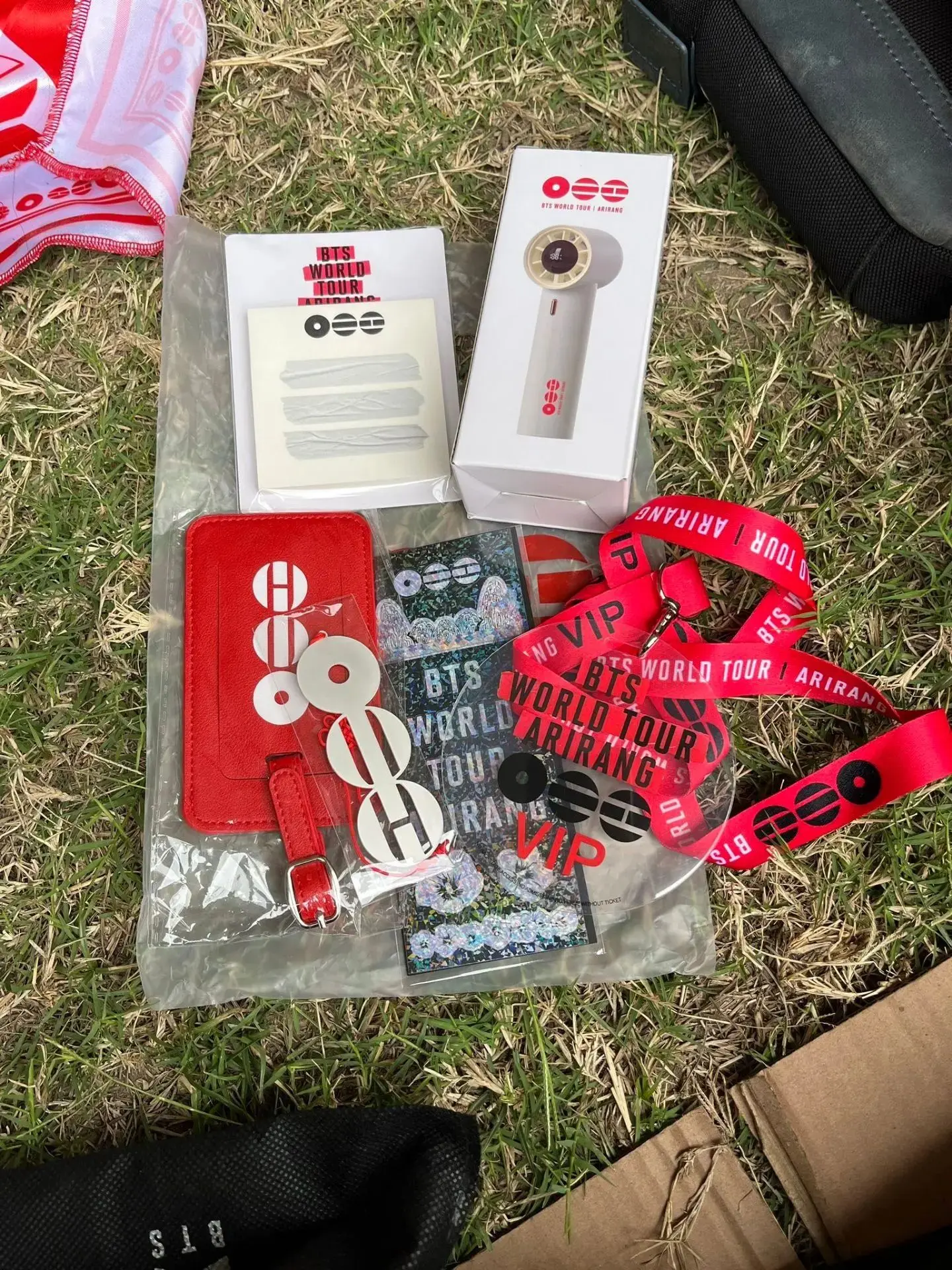 Арми в Лиме у кого VIP билеты получают свои подарки🎁