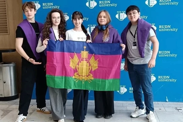 Сочинские старшеклассники стали призерами и победителями заключительного этапа Всеросси...