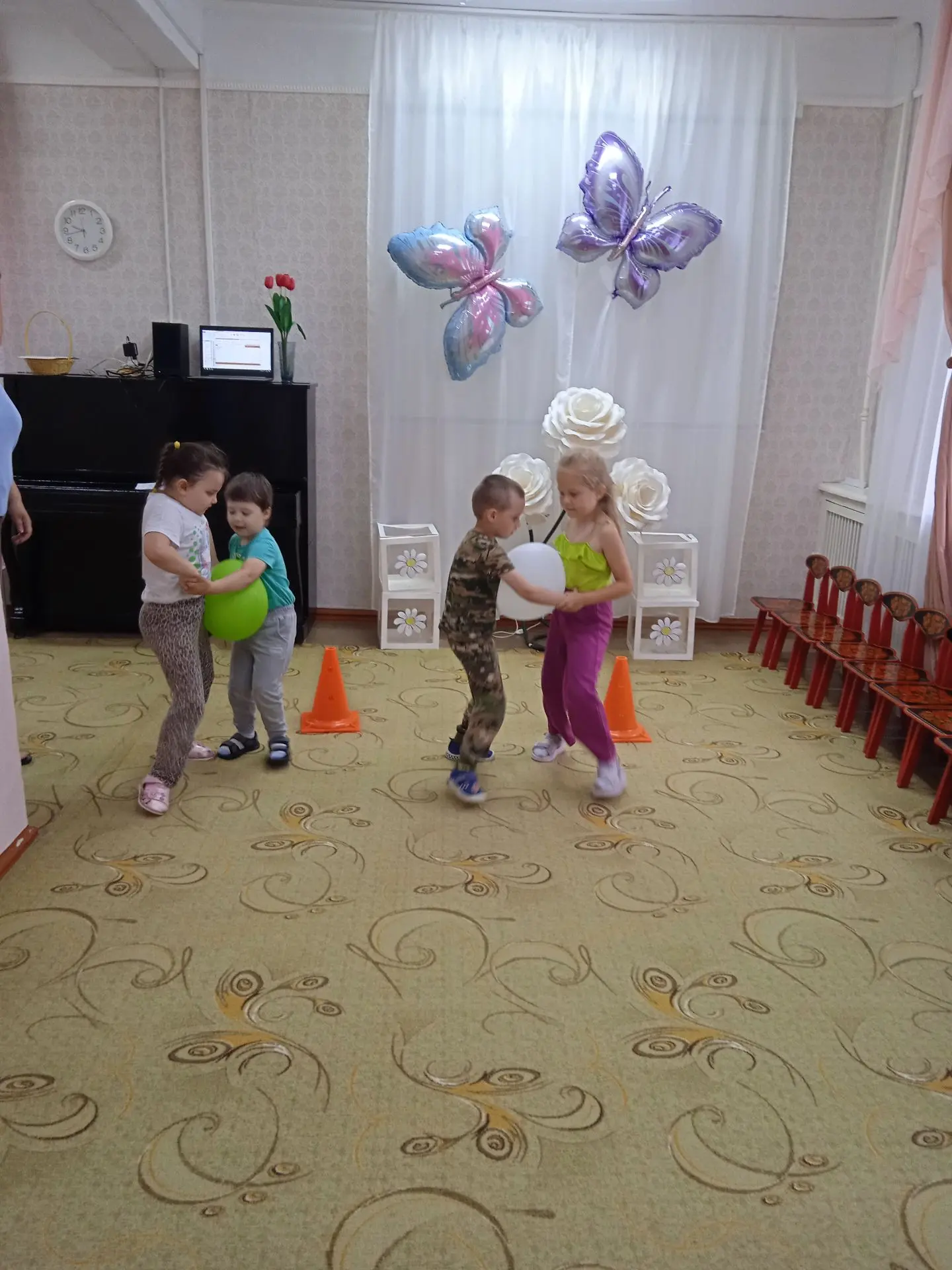 У нас сегодня День дружбы! 🤝