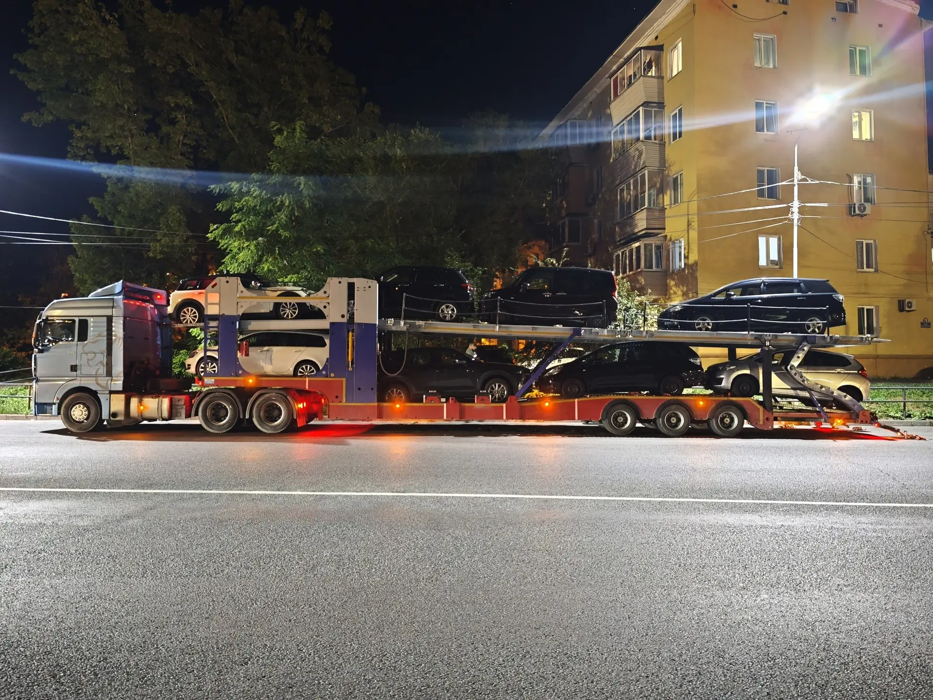 Очередной автовоз готовится к отправке 🚛