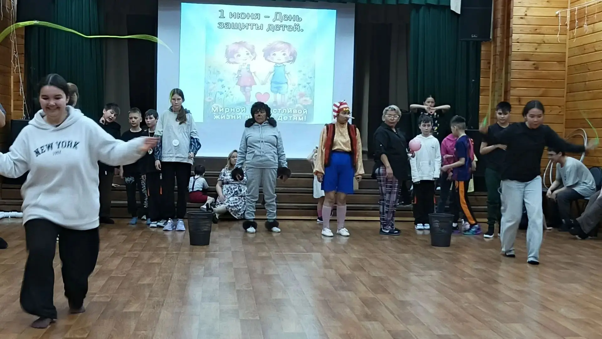 День защиты детей был придуман для того, чтобы напомнить нам, взрослым, о чистоте, искренности и наи
