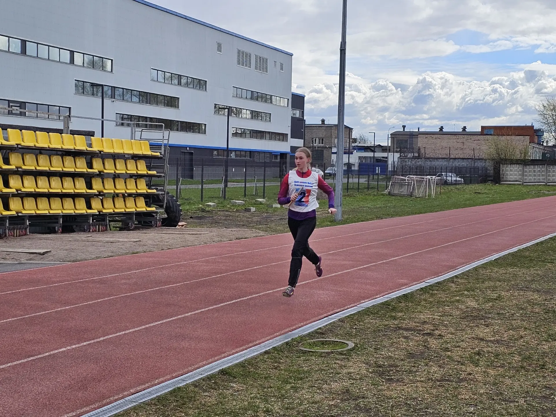 🏆 Бронза на " Невской эствфете"! Наша команда 8-11 классов - третьи в соревнованиях по бегу в Невско