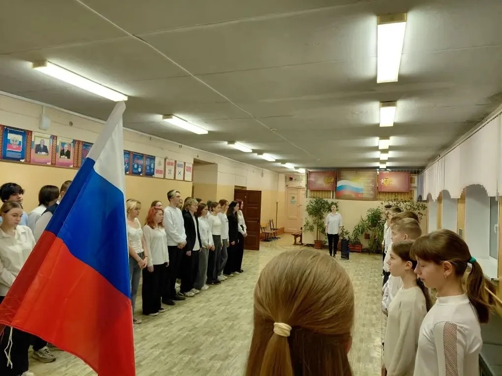 🇷🇺 ЦЕРЕМОНИЯ ВЫНОСА ГОСУДАРСТВЕННОГО ФЛАГА РФ