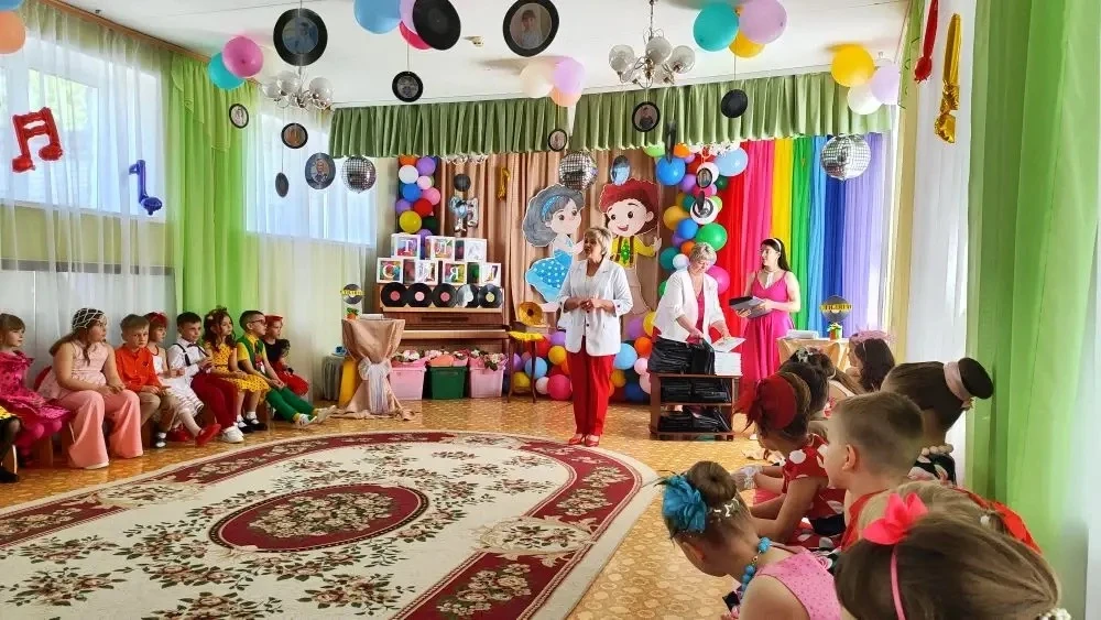 До свидания, детский сад! 👋

5 июня в нашем детском саду прошёл самый яркий выпускной подготовитель