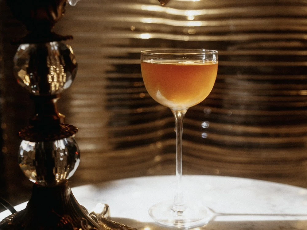 «Ретроспектива» в MENDELEEV. Bar & Music