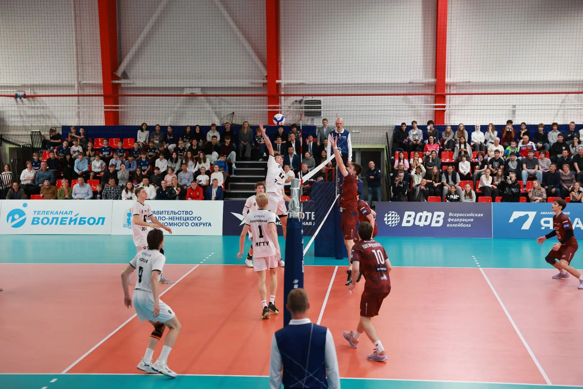 🏐 Историю «Ямал Арены» начинаем с победы
