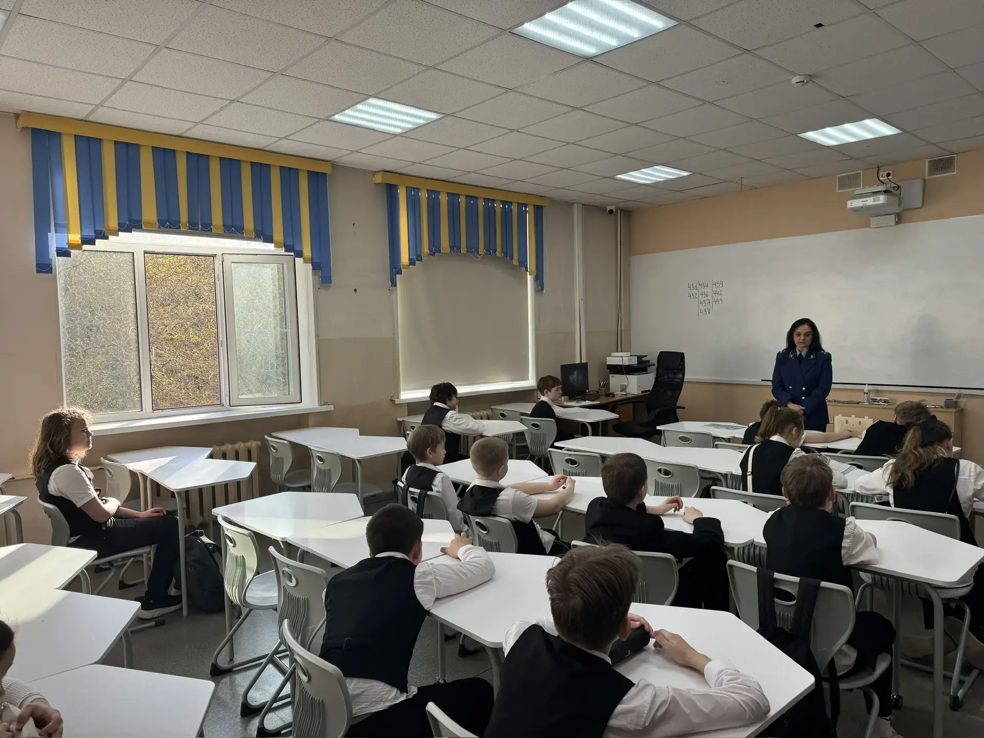 В 5.3 классе прошёл Урок права и ответственности.  Сегодня у наших пятиклассников прошел необычный и