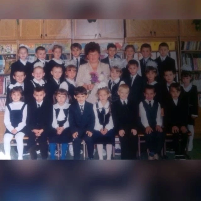 Вспоминаем сегодня мои школьные года😬 найди меня😀