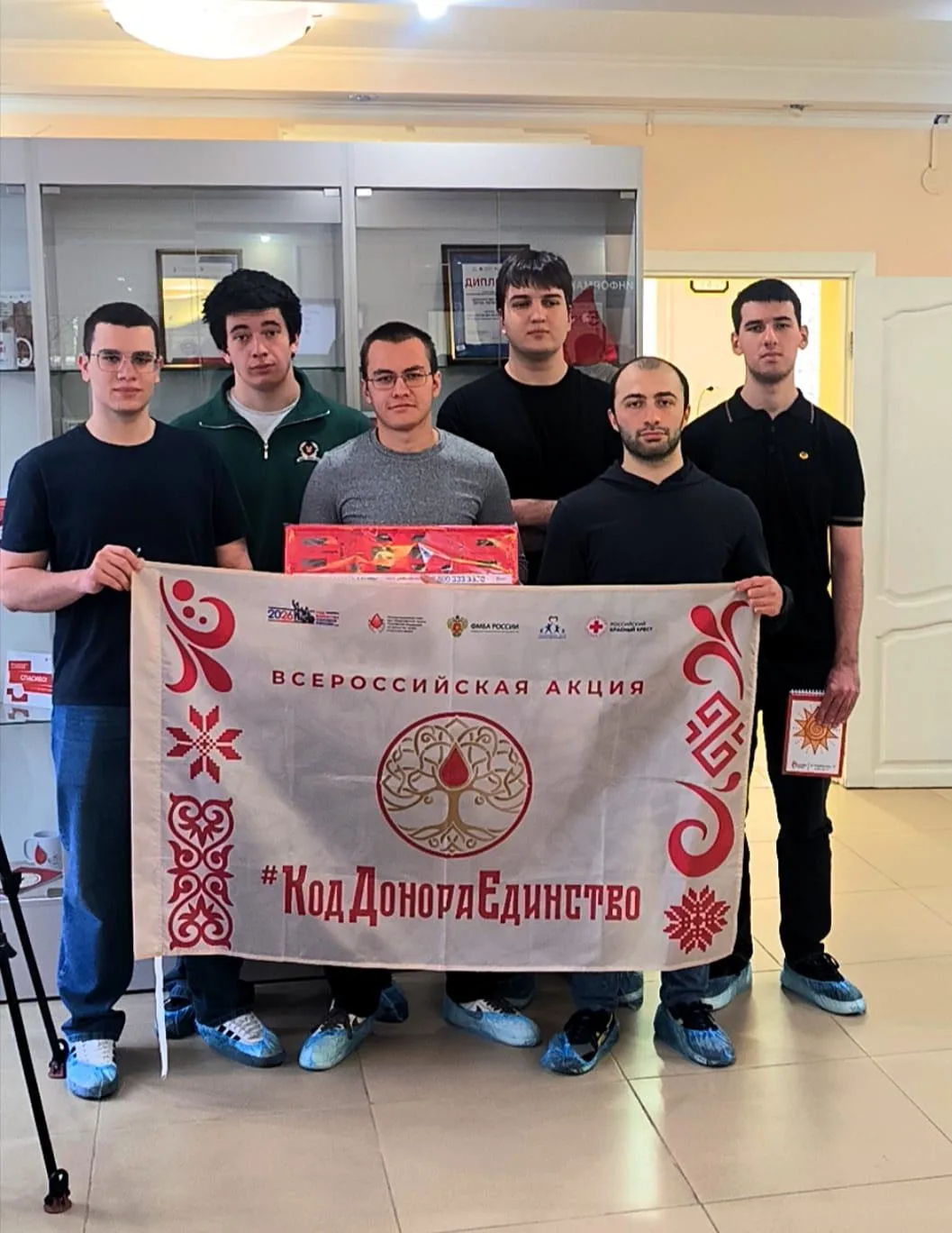 Студенты факультета математики и компьютерных наук СОГУ регулярно пополняют банк донорс...