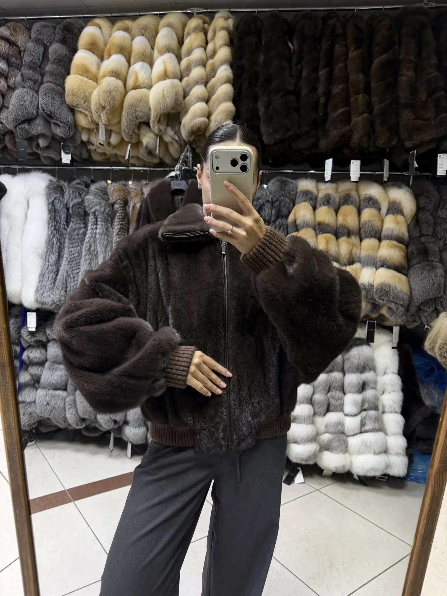 Норковый бомбер с молнией из импортного меха норки