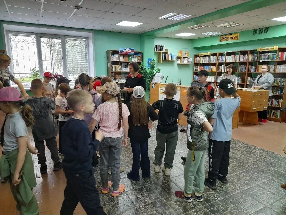 🌞 Лето, книги и детский смех! 🎉