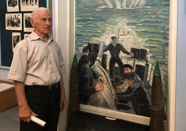 Сегодня все самые теплые слова поздравления и пожелания принимает научный сотрудник муз...