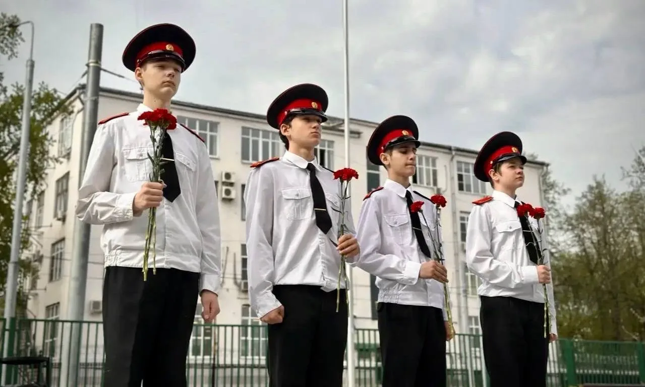 В преддверии празднования Великой Победы наша школа присоединилась к общегородской акции «Красные гв