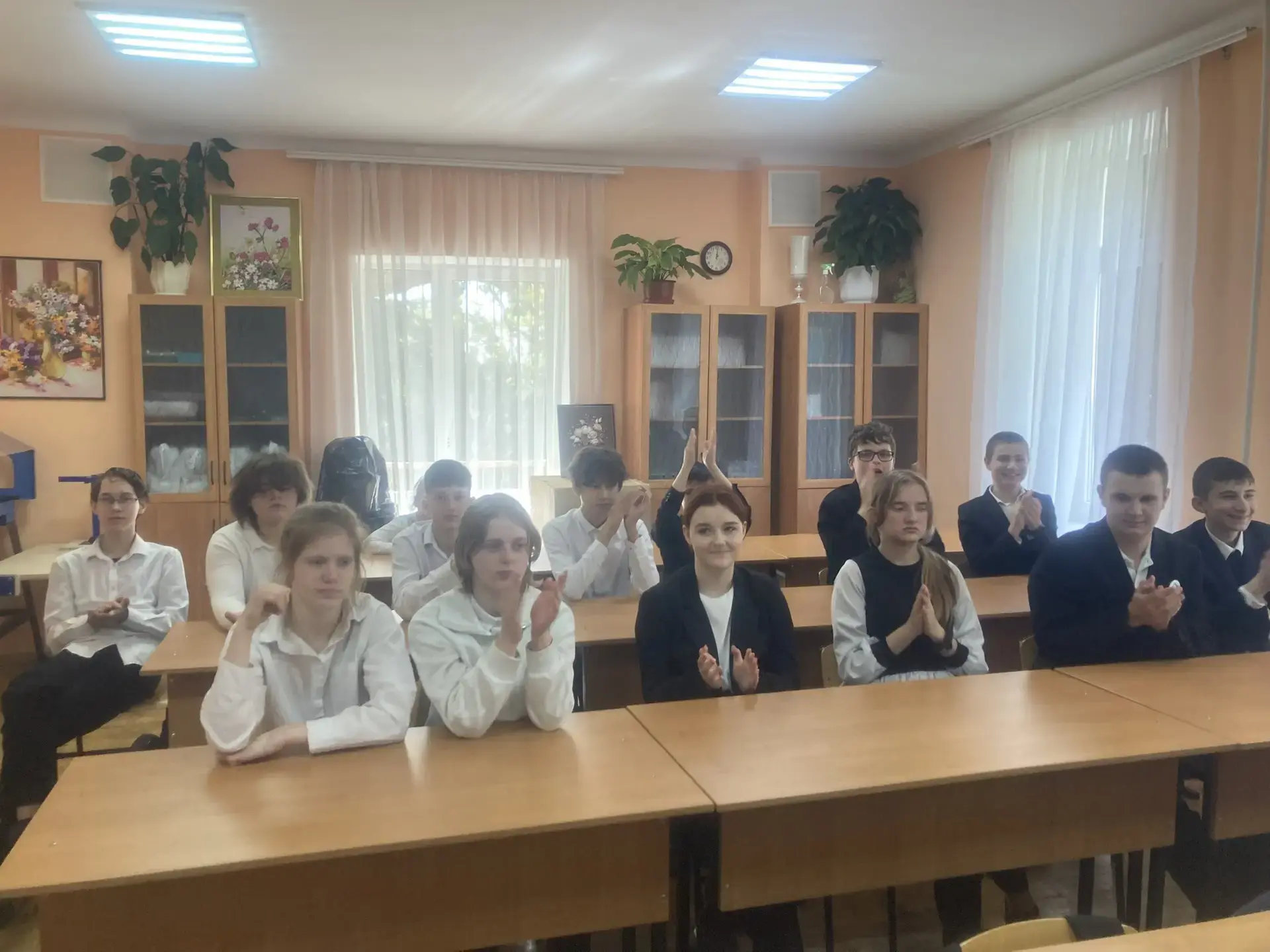 🏓 Всемирный день настольного тенниса: Праздник скорости, точности и объединения! 🏓

📅23 апреля ве