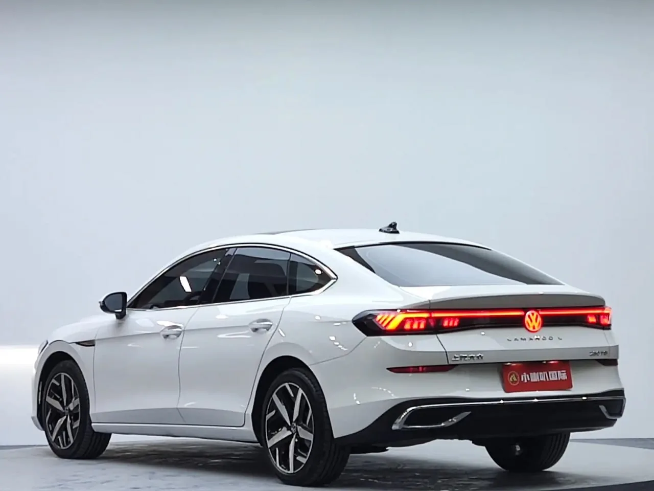 🇩🇪Volkswagen Lamando L 280TSI DSG: стильный седан из Китая!  • Дата выпуска: 2022/09 • Двигатель: 1,