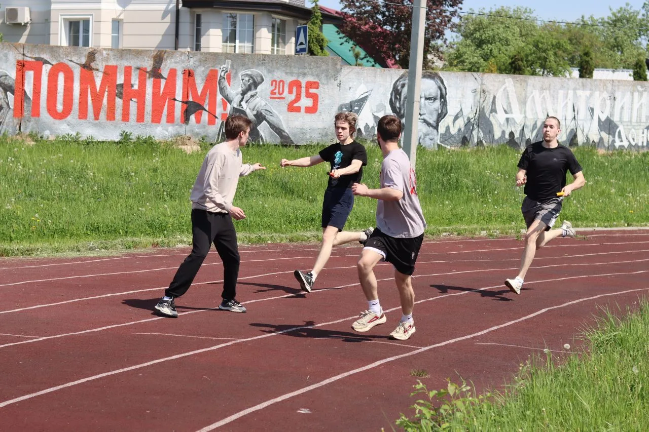 Ну спортсмены! Ну профи! 💪  – Гони, родная! Жми тапку, давай-давай-давай!  Вот это мы понимаем – под