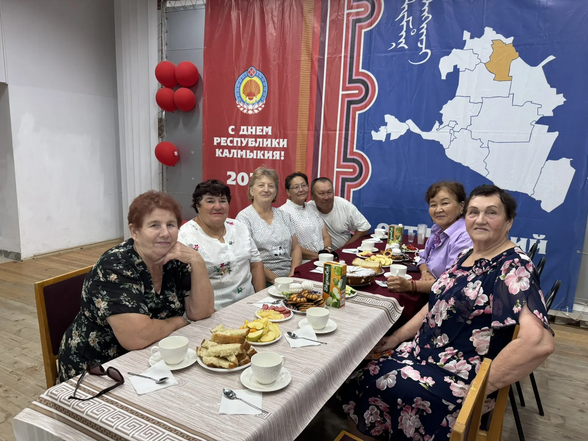 В Доме культуры состоялось тёплое и душевное мероприятие «Уютный вечер» для вокальных к...
