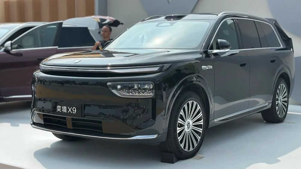 В Китае стартовали продажи нового флагманского кроссовера Epicland X9 от Dongfeng Motor...
