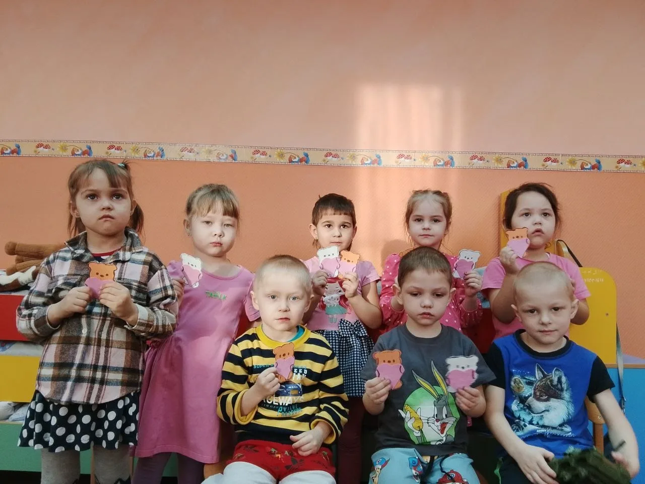 В акции "Подарим тепло солдату" активное участие приняли педагоги, родители и воспитанн...