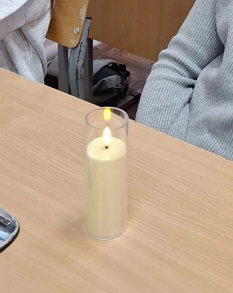 В 7б классе состоялась акция «Свеча памяти», посвящённая памяти жертв террористических ...