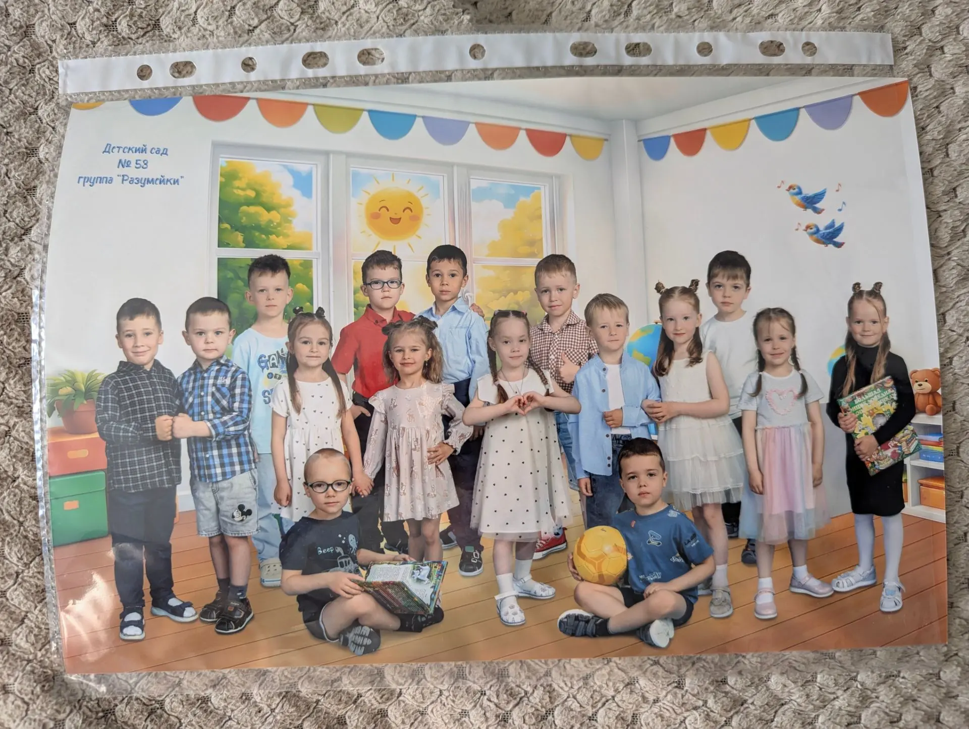 Недавно была фотосессия у девчонок в саду.