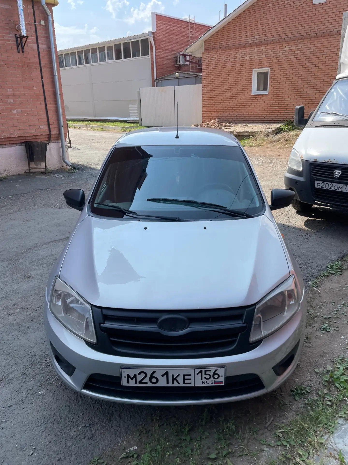🚗 LADA GRANTA (2015)