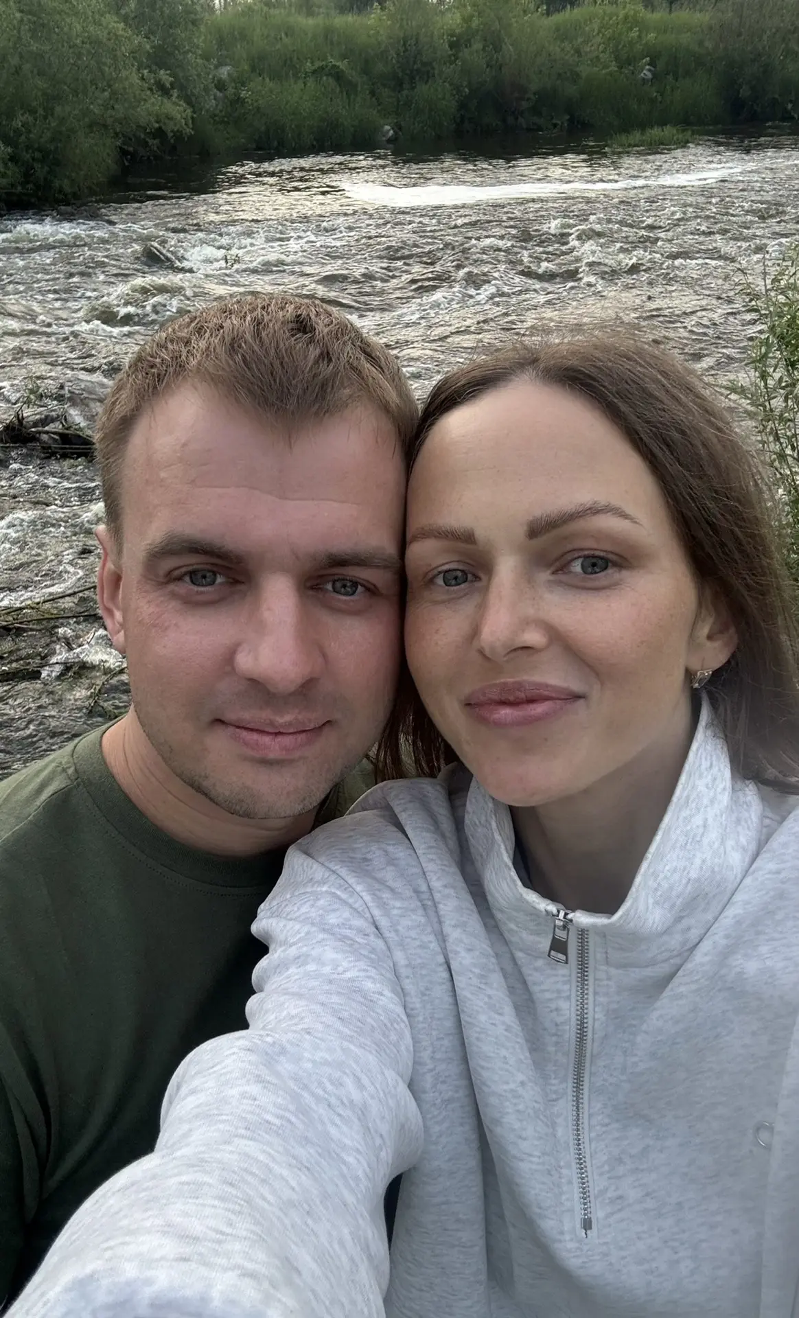 Для нас «смотреть в одном направлении» это:
не копить на новую машину, а копить на билеты;
- не ждат
