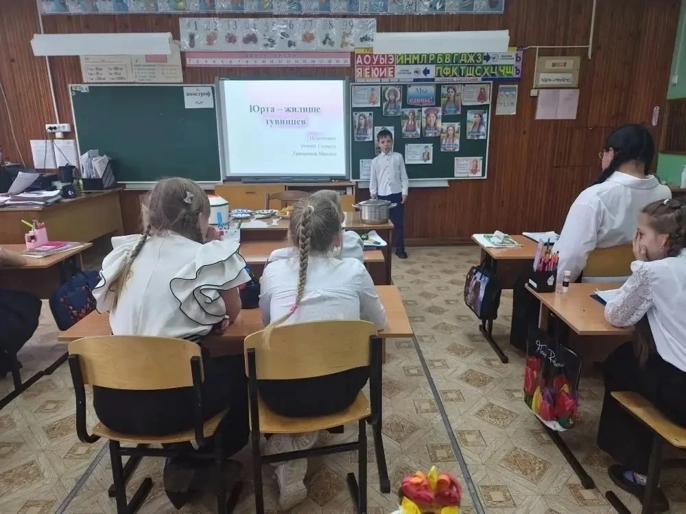 В Янгелевской школе прошёл фестиваль «Вместе мы — Россия!»  🇷🇺14 мая юные орлята представили проекты