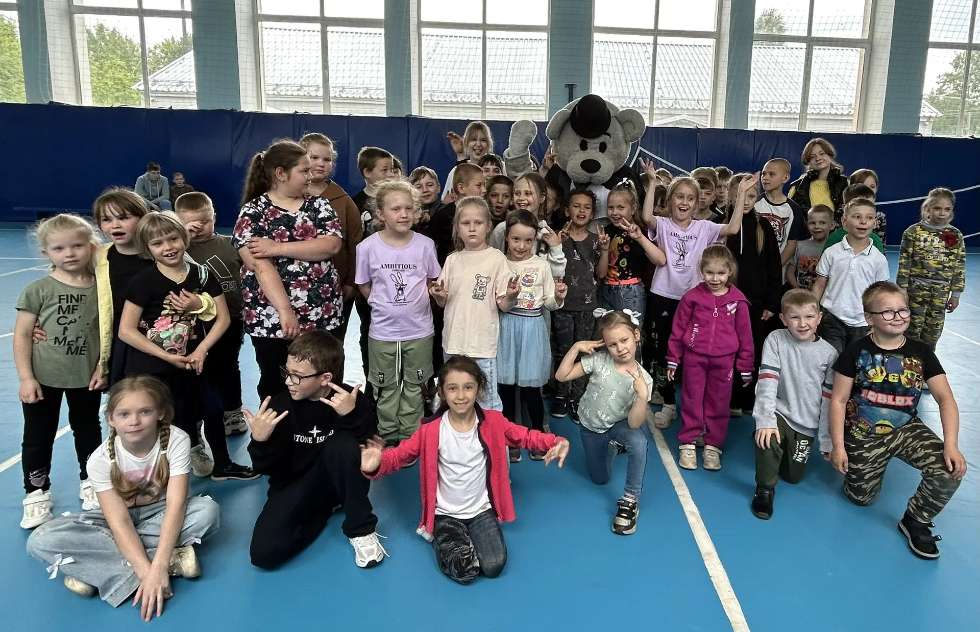 🎉 Ура, каникулы! А что это значит? Наш пришкольный лагерь сегодня открыл свои двери! ☀️